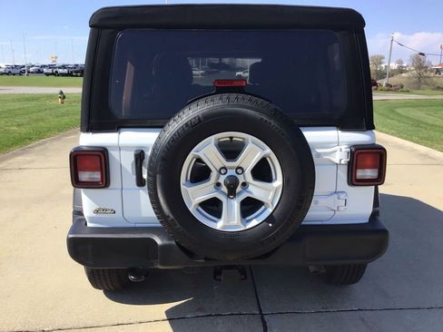 Used 2021 Jeep Wrangler Unlimited Sport AWD/4WD image 5