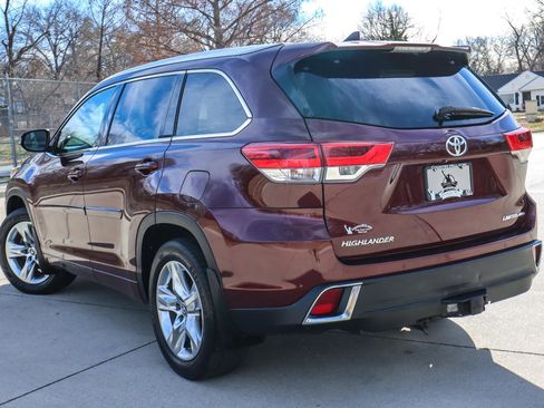 Used 2017 Toyota Highlander Limited image 18