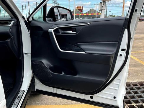 Used 2024 Toyota RAV4 XLE w/ Convenience Package image 23