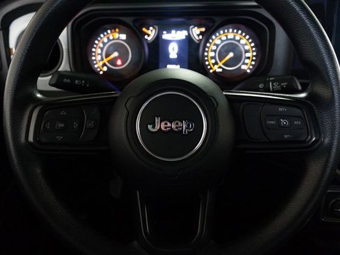 Certified 2024 Jeep Gladiator Sport AWD/4WD image 14