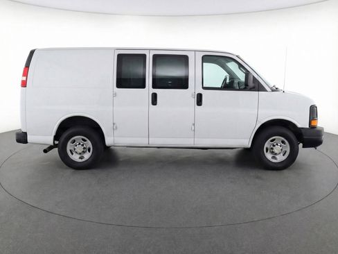Used 2025 Chevrolet Express 3500 LT w/ LT Preferred Equipment Group image 11