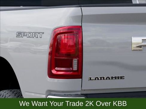New 2025 RAM 2500 Laramie AWD/4WD image 9