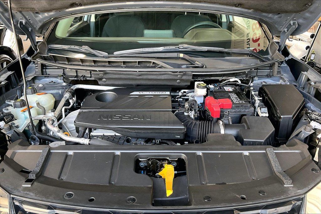 Used 2023 Nissan Rogue S AWD/4WD image 27