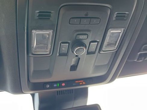 Used 2023 Chevrolet Suburban Premier AWD/4WD image 48