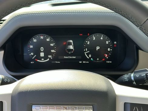 New 2026 Land Rover Defender 110 X-Dynamic SE image 15