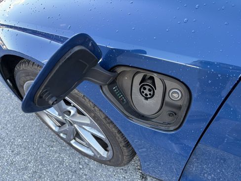 Used 2022 Audi e-tron GT Prestige image 10