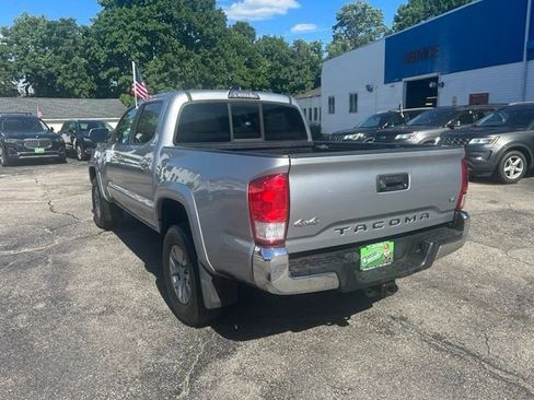 Used 2017 Toyota Tacoma SR5 w/ Tow Package AWD/4WD image 13