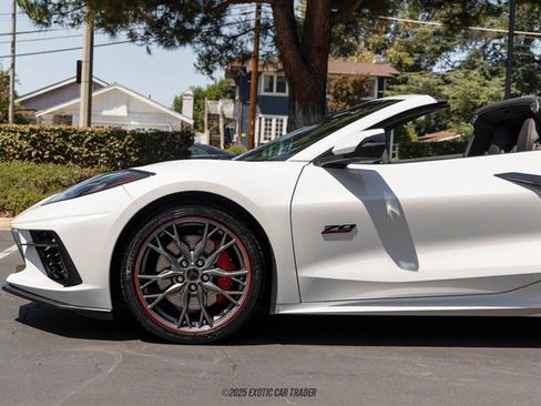 Used 2023 Chevrolet Corvette Stingray Premium Cpe w/ Z51 Performance Package image 4