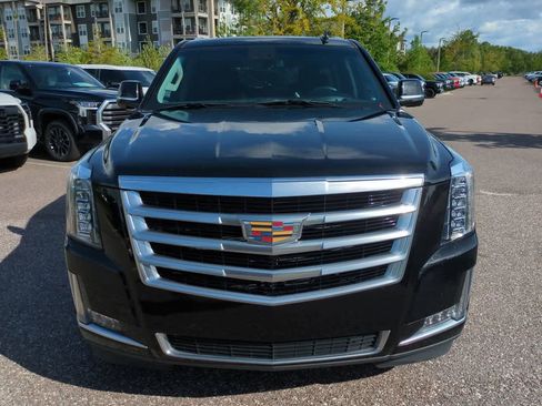 Used 2019 Cadillac Escalade Luxury RWD image 9