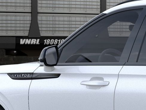 New 2026 Lincoln Aviator Black Label w/ Jet Appearance Package AWD/4WD image 20