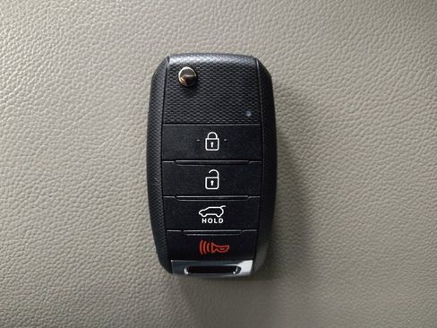 Used 2020 Kia Sportage LX image 32