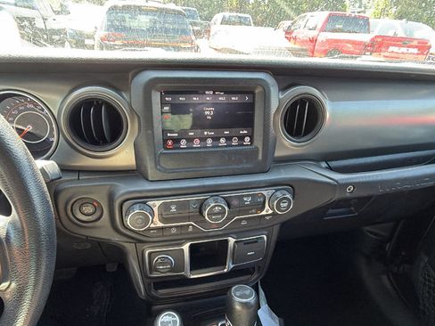 Used 2023 Jeep Wrangler Unlimited Sport AWD/4WD image 32