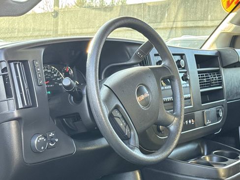 Used 2024 GMC Savana 2500 w/ Driver Convenience Package image 10