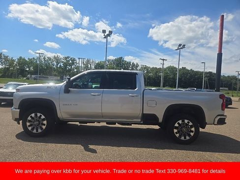 Used 2021 Chevrolet Silverado 2500 LT w/ Convenience Package AWD/4WD image 4