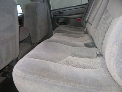 Used 2006 Chevrolet Silverado 2500 LT w/ Heavy-Duty Power Package AWD/4WD image 26