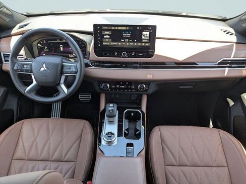 Used 2025 Mitsubishi Outlander SEL FWD image 13