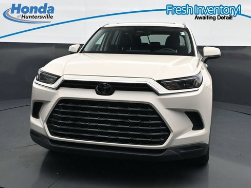 Used 2024 Toyota Grand Highlander FWD image 3