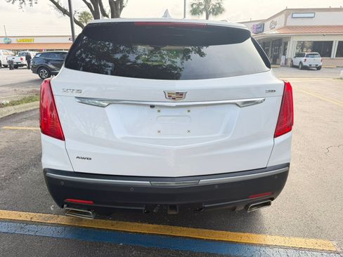 Used 2018 Cadillac XT5 Luxury w/ Driver Awareness Package AWD/4WD image 5