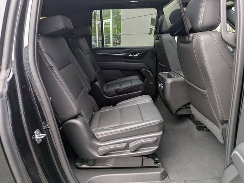 Used 2021 GMC Yukon XL Denali w/ Denali Ultimate Package image 32