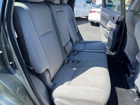 Used 2019 Toyota Highlander LE image 12