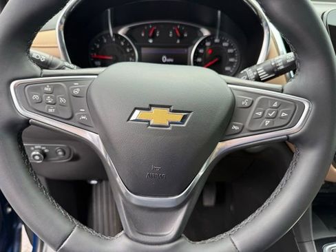 Used 2023 Chevrolet Equinox Premier image 19