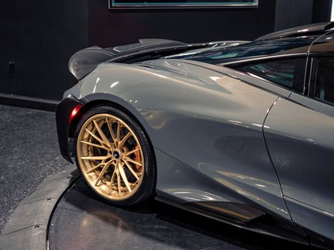 Used 2021 McLaren 765LT RWD image 5