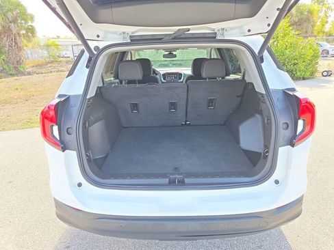 Certified 2023 GMC Terrain SLE w/ Driver Convenience Package image 5