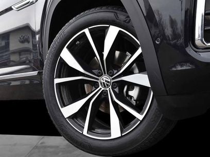 New 2026 Volkswagen Atlas Cross Sport SEL Premium R-Line