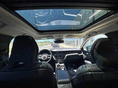 Certified 2025 Volvo XC60 B5 Plus w/ Climate Package AWD/4WD image 18