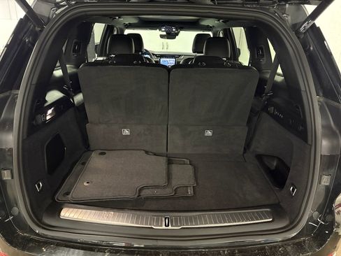 Used 2023 Jeep Grand Cherokee L Overland w/ MOPAR Finishing Package image 9