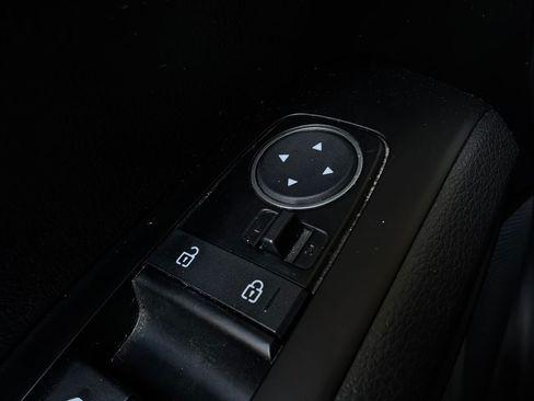 Used 2025 Kia Soul FWD image 21