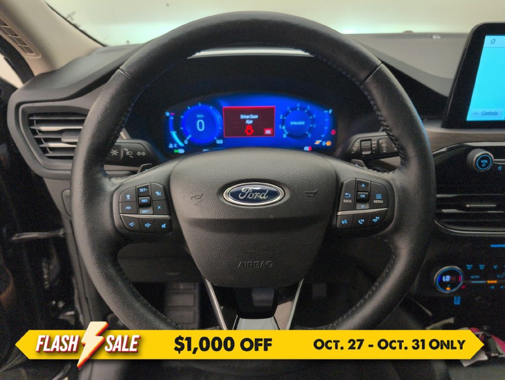 Certified 2020 Ford Escape Titanium AWD/4WD image 37