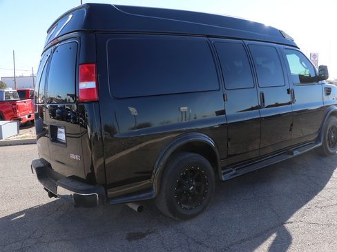 Used 2020 GMC Savana 2500 w/ Enhanced Convenience Package image 7