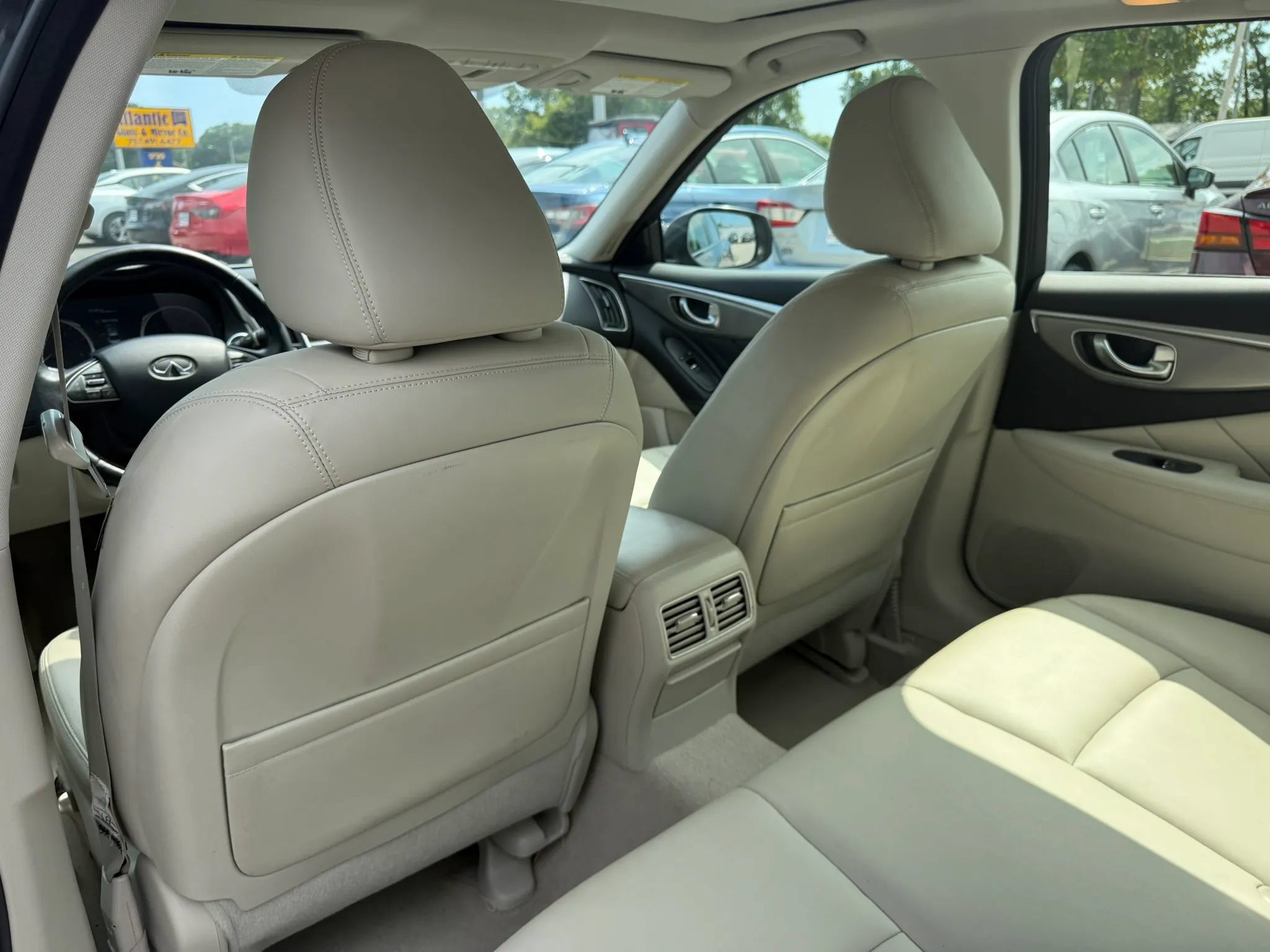 Used 2015 INFINITI Q50 Premium w/ All Weather Package AWD/4WD image 15