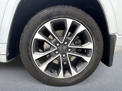 Used 2022 Jeep Grand Cherokee L Overland image 24