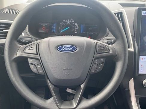 New 2024 Ford Edge SE image 15