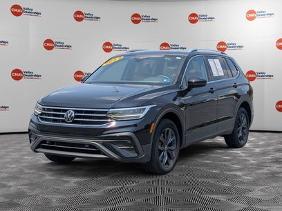 Used 2023 Volkswagen Tiguan SE w/ Panoramic Sunroof Package