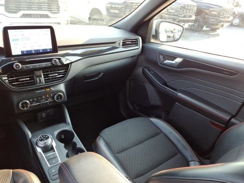 Used 2025 Ford Escape ST-Line Select AWD/4WD image 13