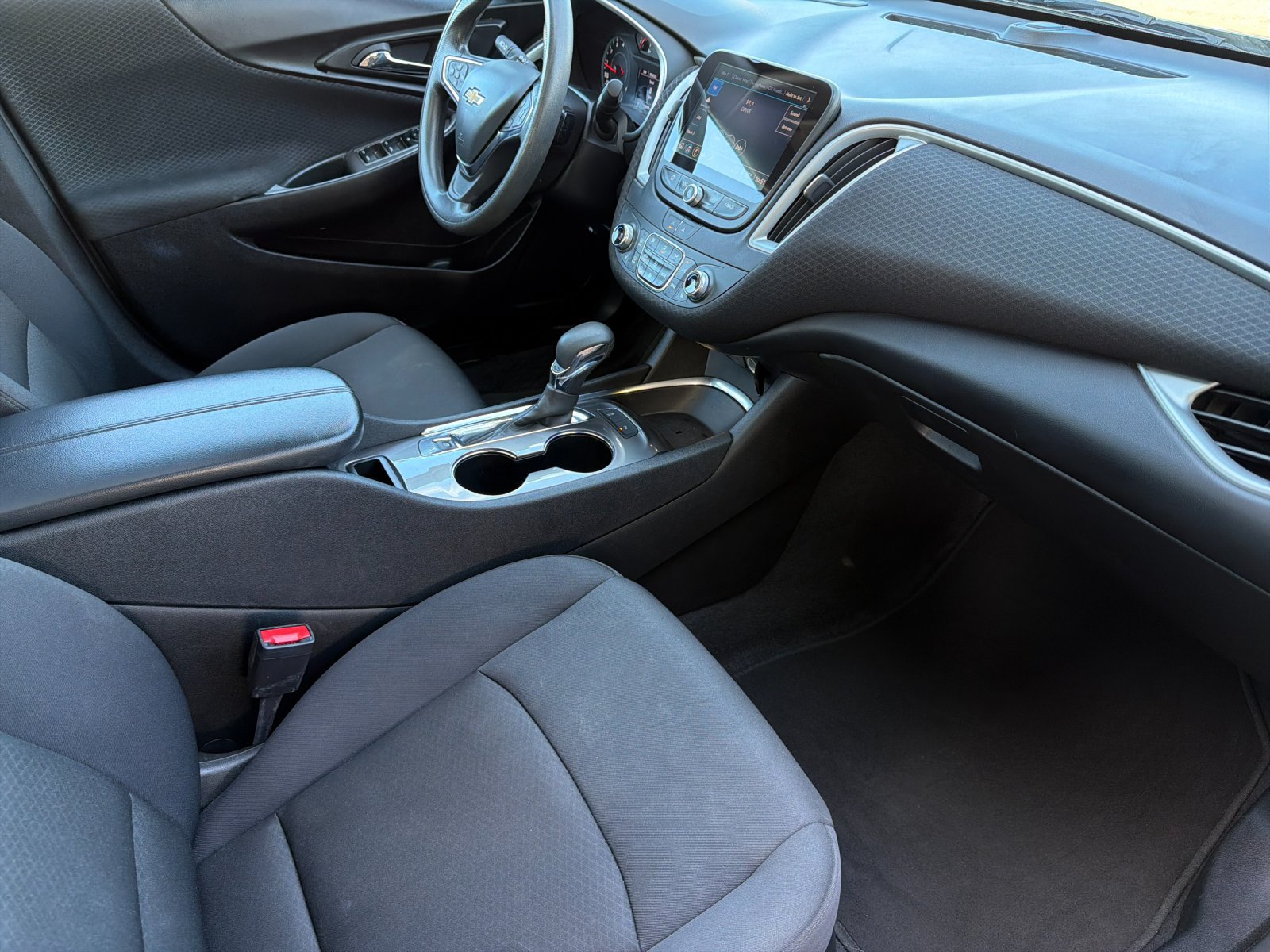 Used 2024 Chevrolet Malibu LT FWD image 15