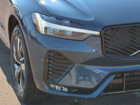 New 2026 Volvo XC60 B5 Core w/ Protection Package Premier image 10
