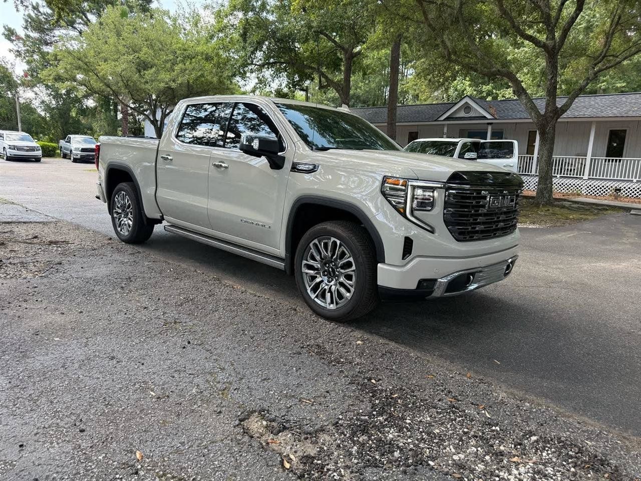 Used 2026 GMC Sierra 1500 Denali Ultimate AWD/4WD image 3