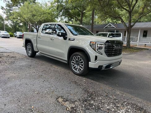 Used 2026 GMC Sierra 1500 Denali Ultimate AWD/4WD image 3