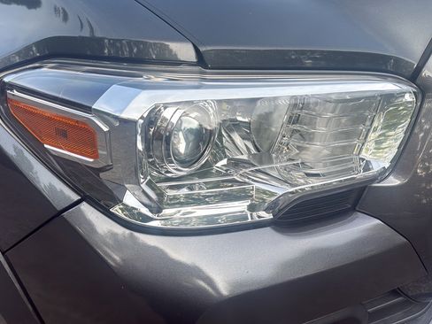Used 2021 Toyota Tacoma SR5 RWD image 35