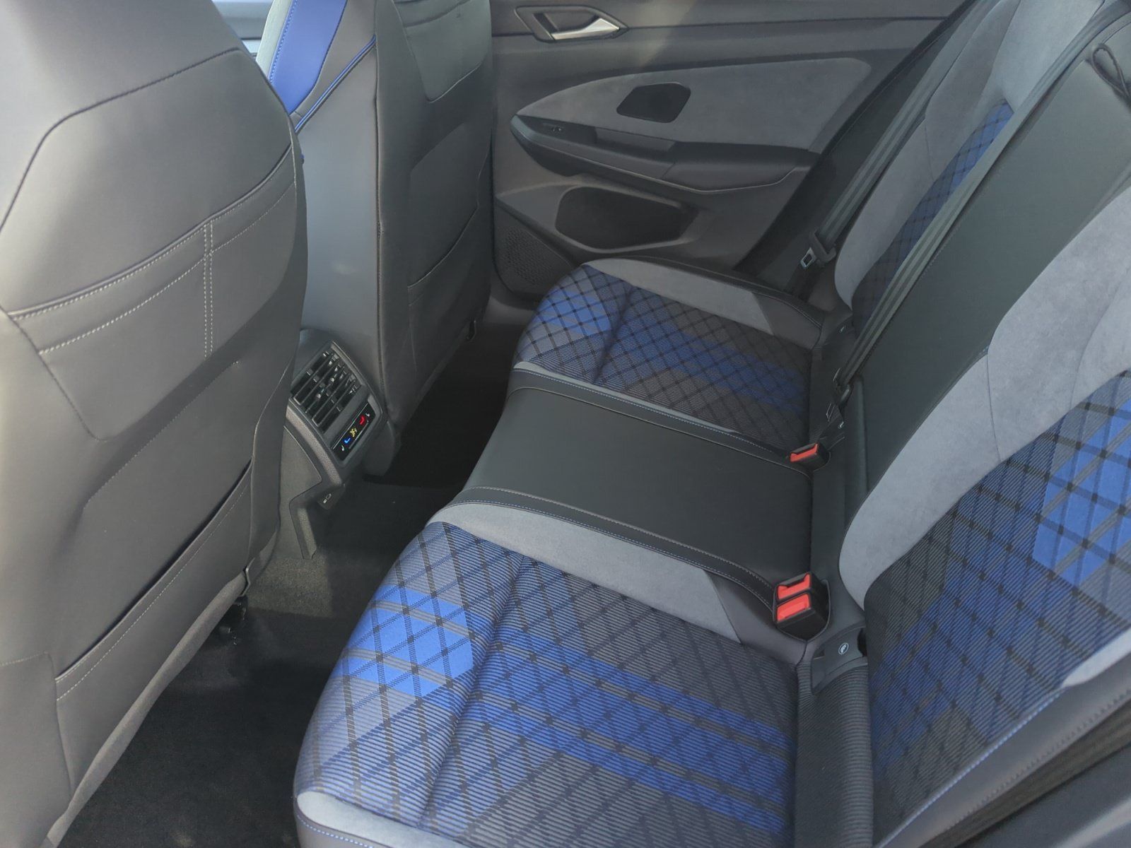New 2026 Volkswagen Golf w/ Euro Style Package AWD/4WD image 17