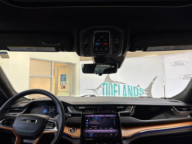 Used 2025 Jeep Grand Cherokee Summit AWD/4WD image 21