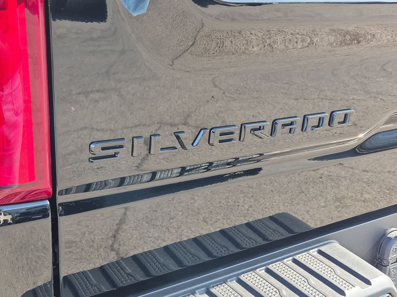 New 2026 Chevrolet Silverado 1500 RST w/ LPO, Dark Essentials Package AWD/4WD image 32