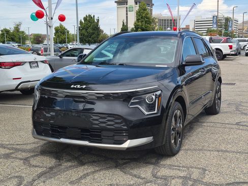 Used 2024 Kia Niro Wind w/ Wind Preserve Package FWD image 11