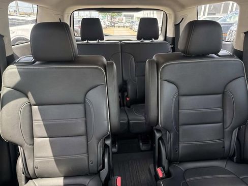 Used 2023 GMC Acadia Denali w/ Black Diamond Edition image 12