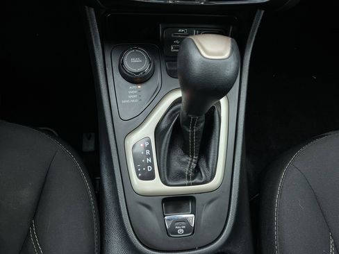 Used 2016 Jeep Cherokee Sport w/ Cold Weather Group image 19