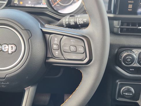 Used 2024 Jeep Wrangler Unlimited Sport AWD/4WD image 28